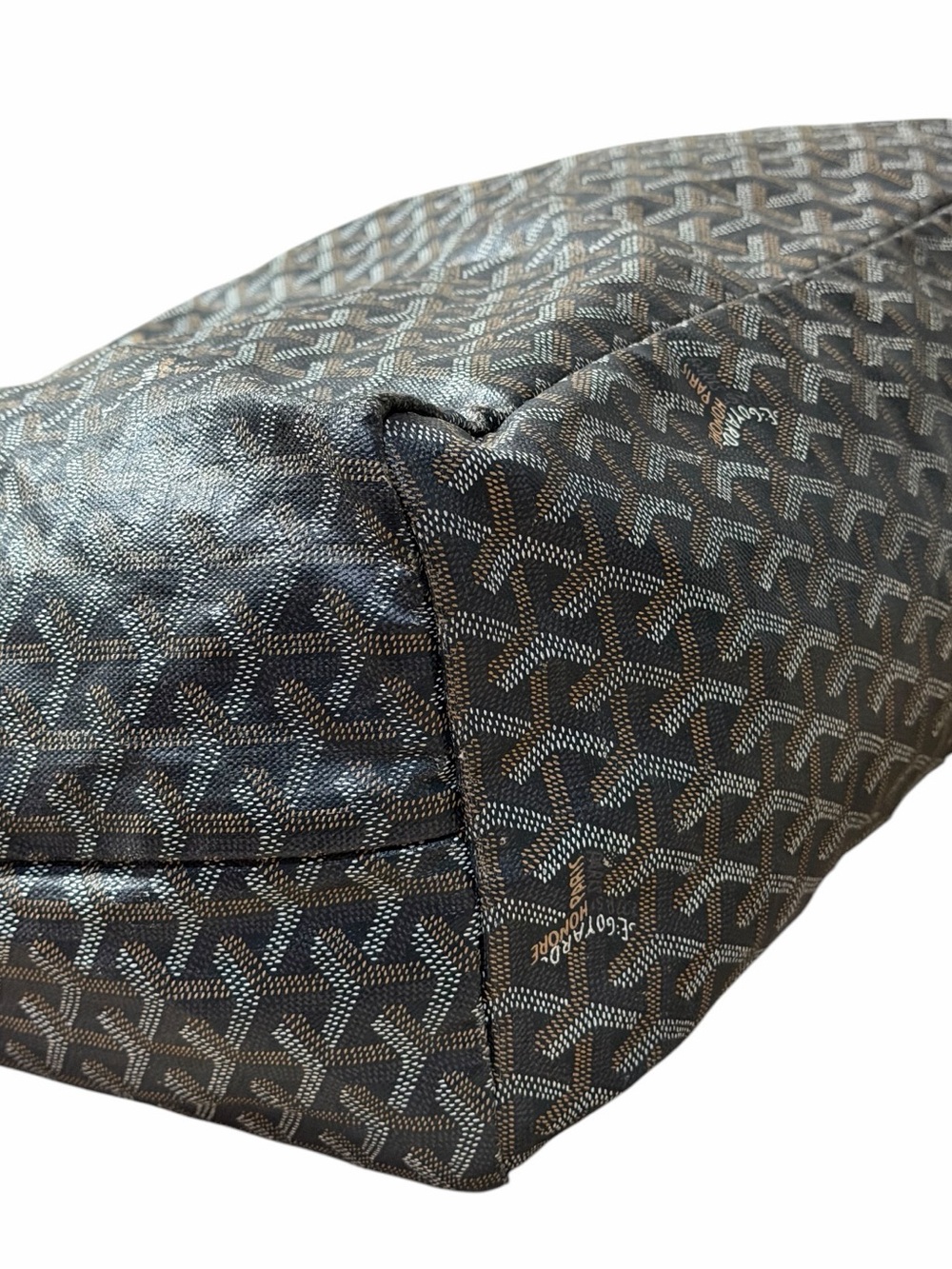 Goyard Saint Louis GM Tote Bag with Pouch - Picture 14 of 16